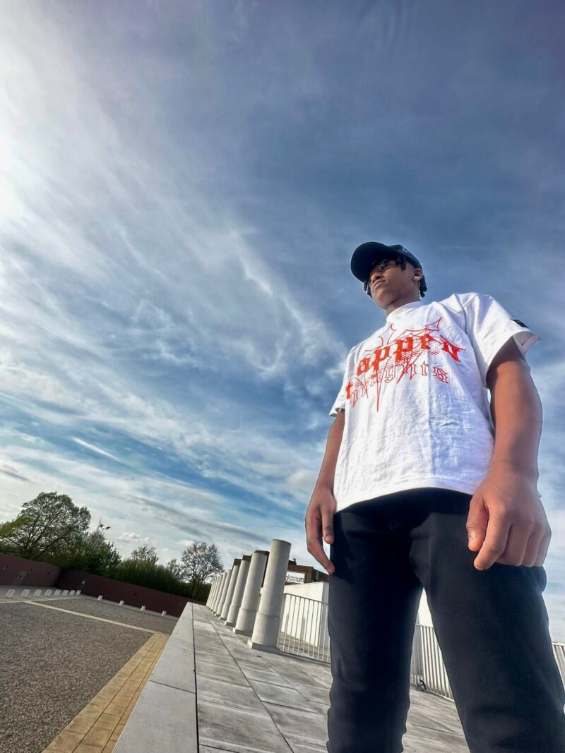 "Nightlife" T-shirt - White/Orange - Afbeelding 2
